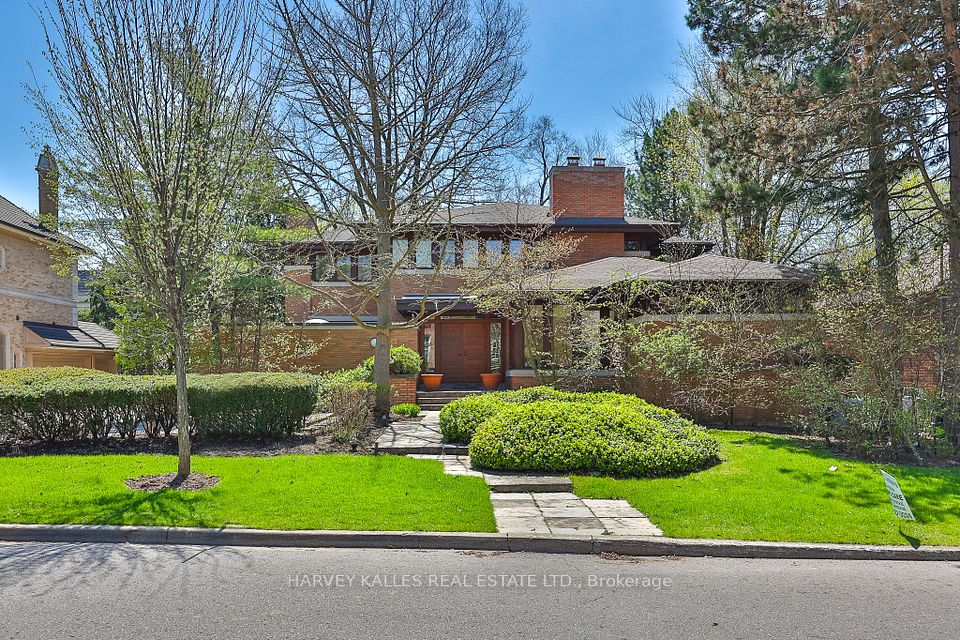 223 Hillhurst Boulevard — 5-bedroom luxury 2-storey for sale in Bedford Park-Nortown, Toronto