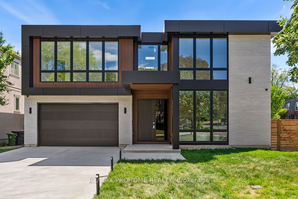 15 Aldershot Crescent — 5-bedroom luxury 2-storey for sale in St. Andrew-Windfields, Toronto