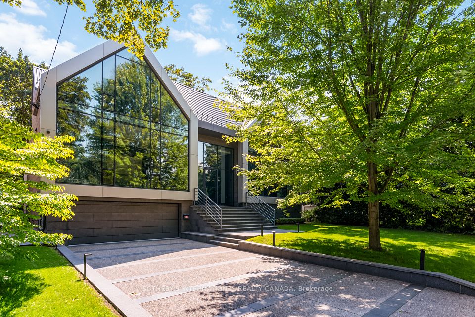 130 Riverview Drive — 4-bedroom luxury 2-storey for sale in Lawrence Park North, Toronto