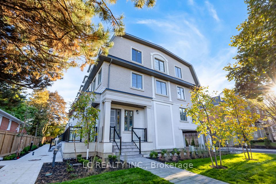 241 Finch Avenue E A02 — 3-bedroom townhouse for sale in Willowdale East, Toronto