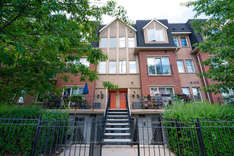 1496 Victoria Park Avenue 245 — 3-bedroom townhouse for sale in Victoria Village, Toronto