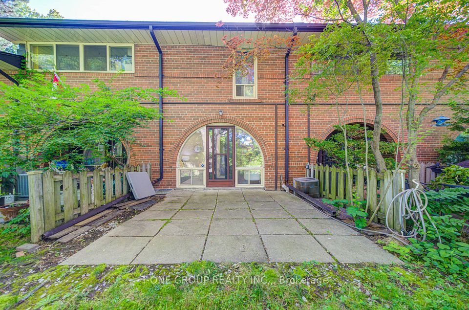 6 Esterbrooke Avenue 94 — 3-bedroom condo for sale in Don Valley Village, Toronto