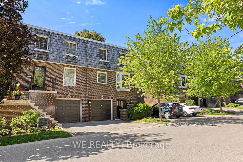 11 Stonedale Placeway — 4-bedroom townhouse for sale in Banbury-Don Mills, Toronto