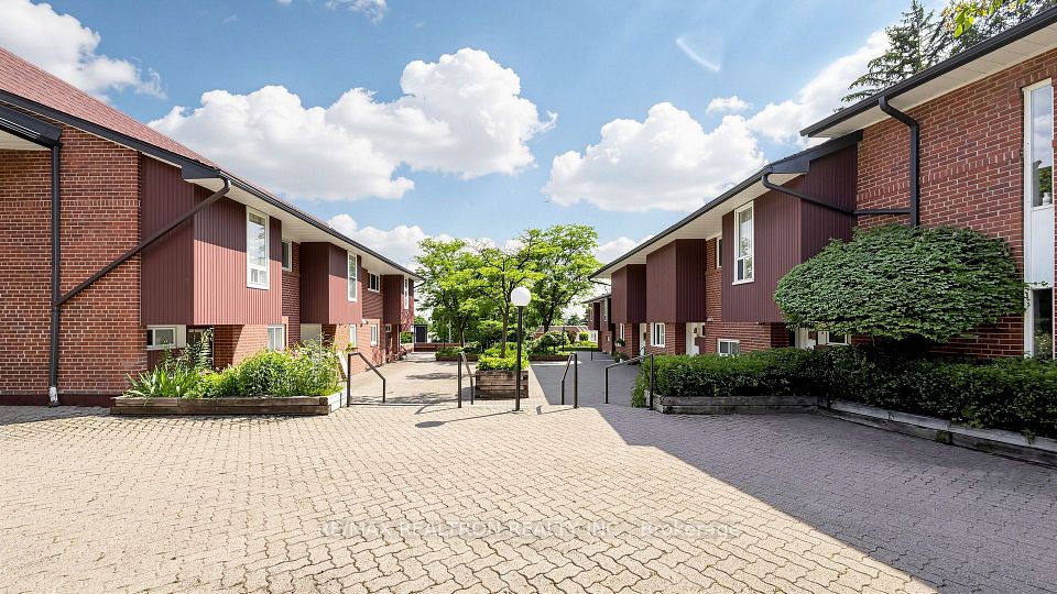 10 Esterbrooke Avenue 59 — 4-bedroom condo for sale in Don Valley Village, Toronto
