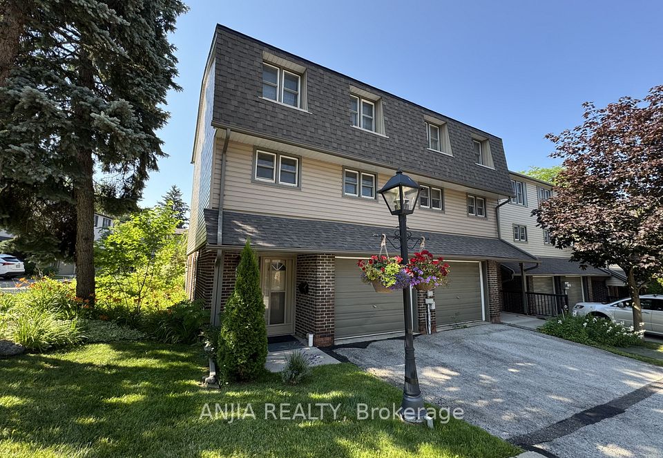 7 Purple Sageway — 3-bedroom condo for sale in Hillcrest Village, Toronto