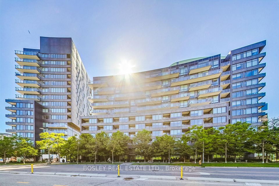 120 Bayview Avenue N 519 — 3-bedroom condo for sale in Waterfront Communities C8, Toronto