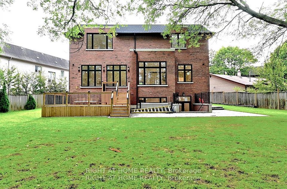 27 Hurlingham Crescent — 7-bedroom luxury 2-storey for sale in Banbury-Don Mills, Toronto