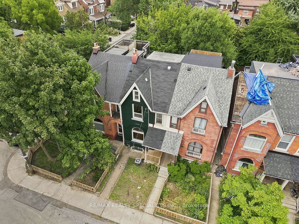 201 Concord Avenue — 4-bedroom townhouse for sale in Palmerston-Little Italy, Toronto