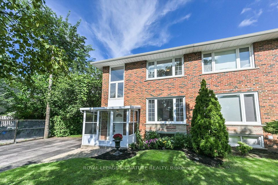 52 Dalside Crescent — 3-bedroom freehold for sale in Victoria Village, Toronto