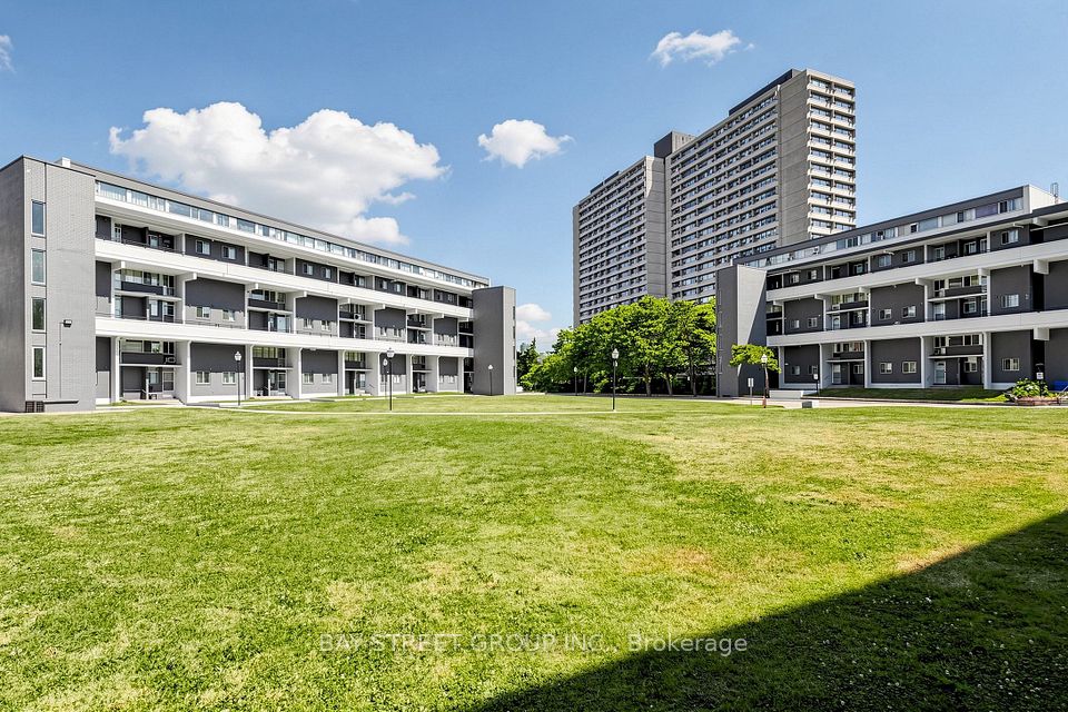 55 Sunny Glenway 302 — 3-bedroom townhouse for sale in Flemingdon Park, Toronto