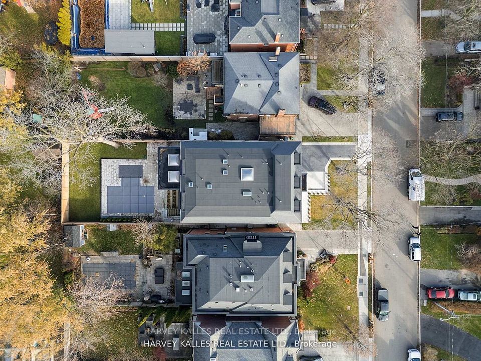 370 Glengrove Avenue W — 8-bedroom luxury 3-storey for sale in Lawrence Park South, Toronto