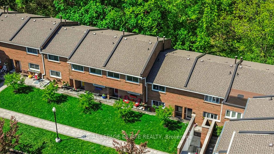 90 Edgewood Avenue 123 — 3-bedroom townhouse for sale in Woodbine Corridor, Toronto