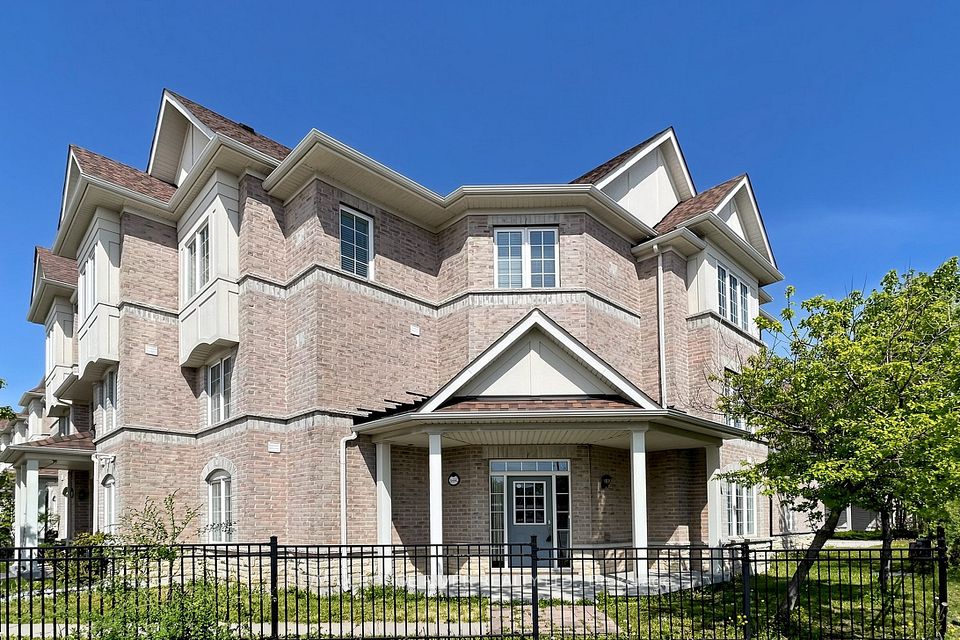 Toronto Townhouses Worth a Look – May, Week 4
