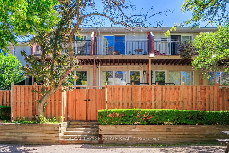 1209 Queen Street E 72 — 3-bedroom condo for sale in South Riverdale, Toronto