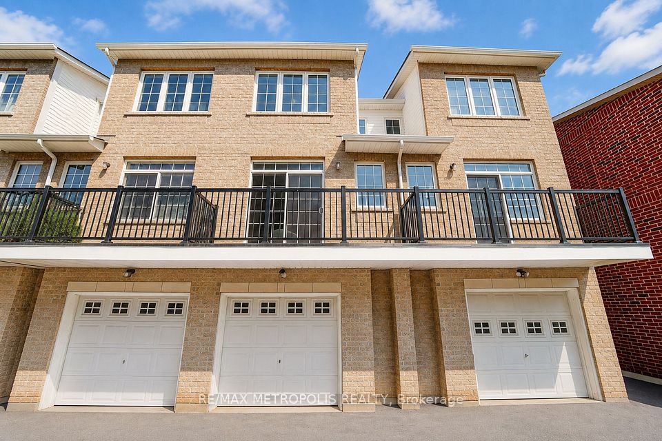 3767B St Clair Avenue E — 4-bedroom townhouse for sale in Cliffcrest, Toronto