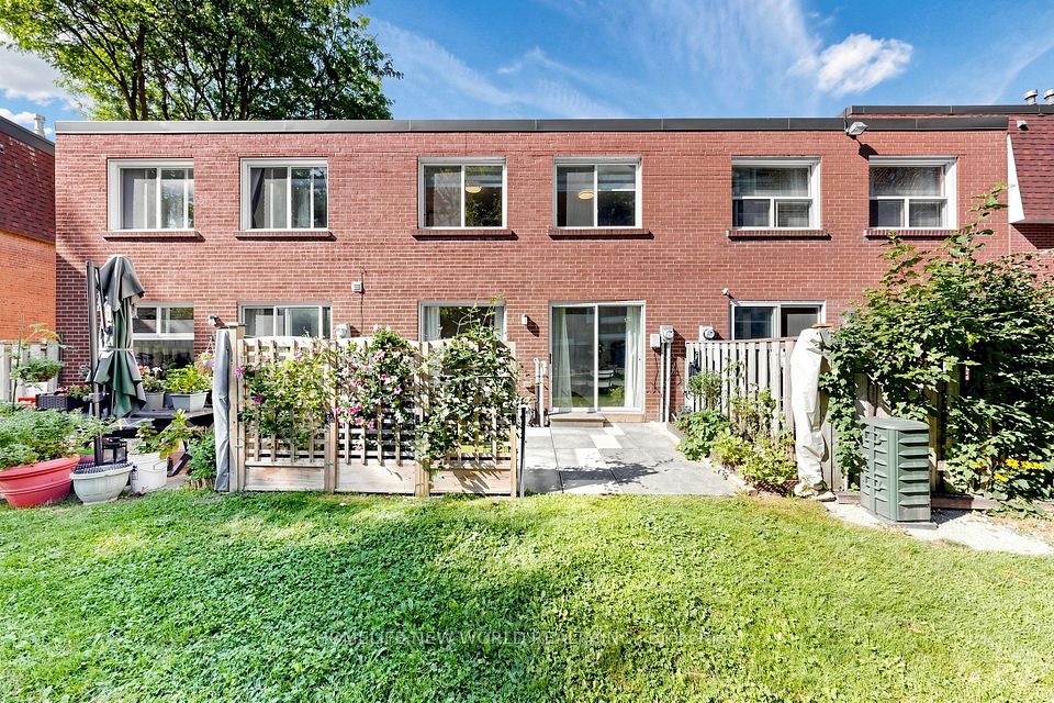 100 Bridletowne Circle 49 — 3-bedroom condo for sale in L'Amoreaux, Toronto