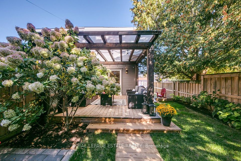 55 Winston Avenue — 3-bedroom freehold for sale in Birchcliffe-Cliffside, Toronto