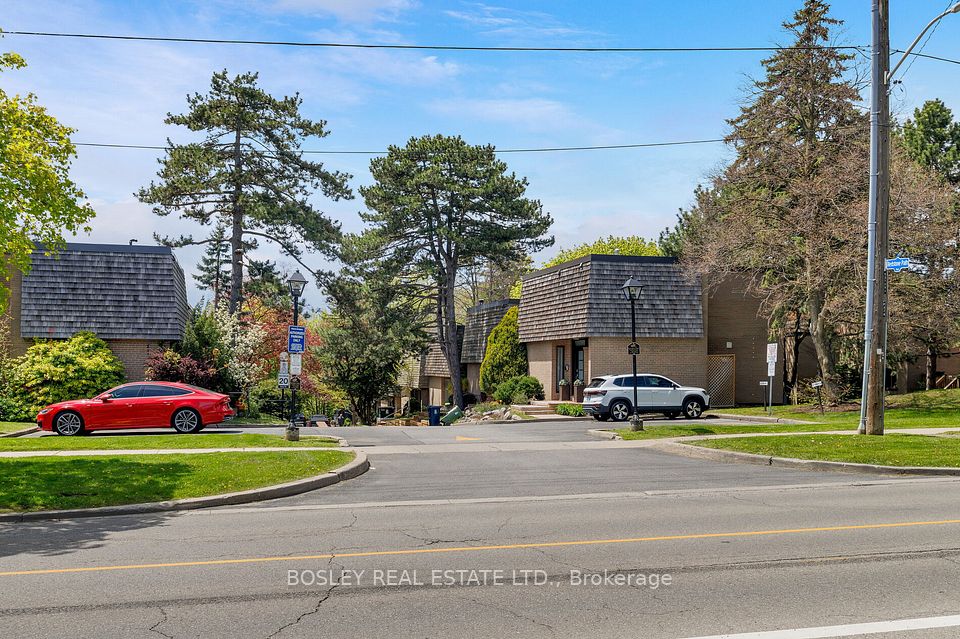 12 Redstone Path — 4-bedroom townhouse for sale in Eringate-Centennial-West Deane, Toronto