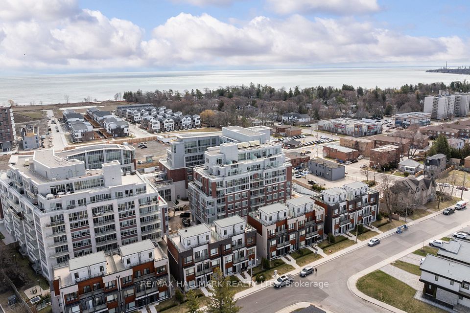 129 High Street W — 3-bedroom townhouse for sale in Port Credit, Mississauga