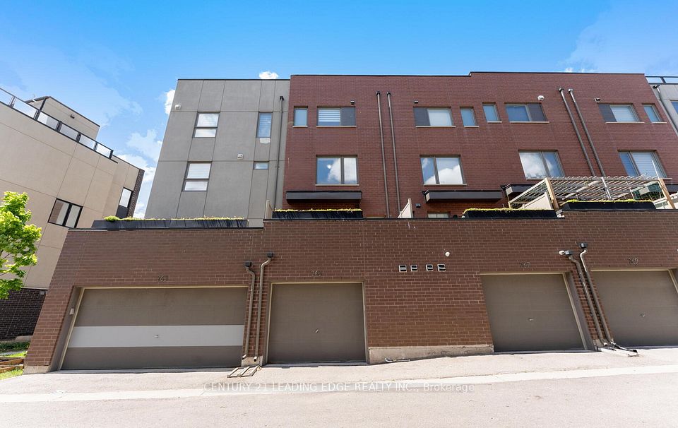 265 Downsview Park Boulevard — 3-bedroom townhouse for sale in Downsview-Roding-CFB, Toronto