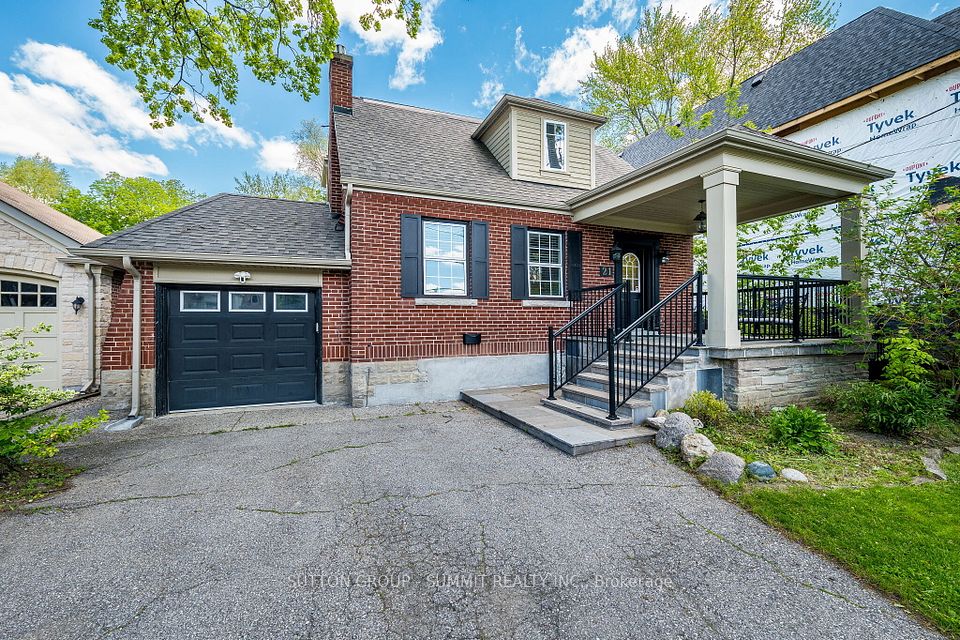 21 Cumberland Drive — 3-bedroom freehold for sale in Port Credit, Mississauga