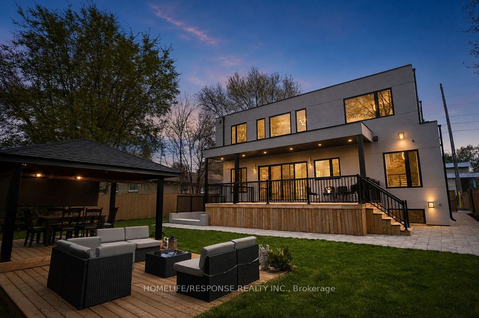 1235 Whittington Road — 7-bedroom detached for sale in Clarkson, Mississauga