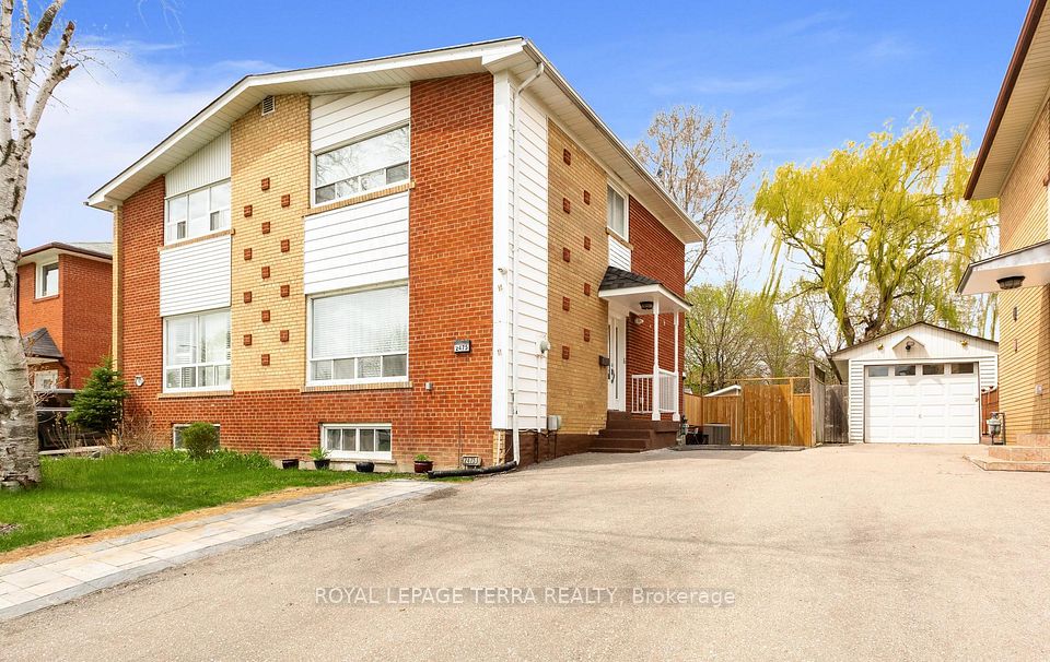 2475 Brookhurst Road — 3-bedroom freehold for sale in Clarkson, Mississauga