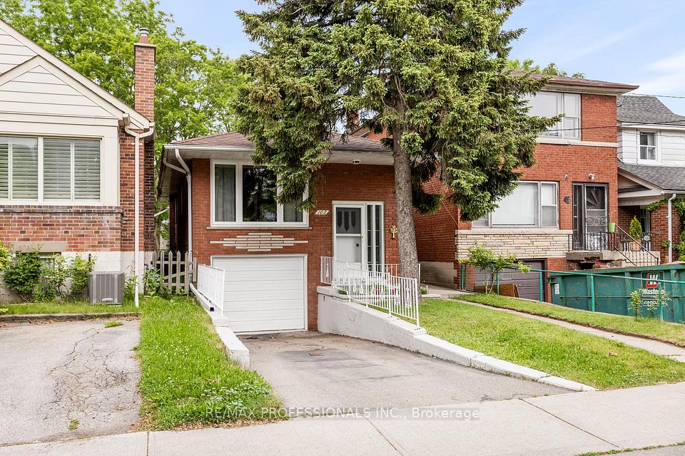 102 Symons Street — 3-bedroom freehold for sale in Mimico, Toronto