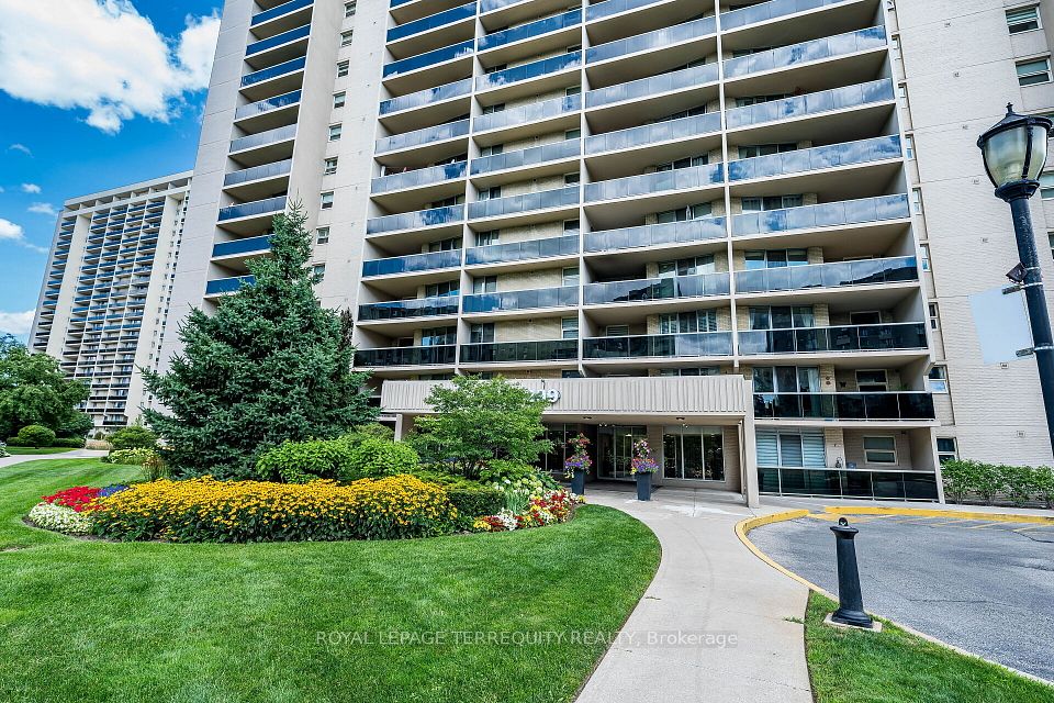 299 Mill Road 306 — 3-bedroom condo for sale in Markland Wood, Toronto