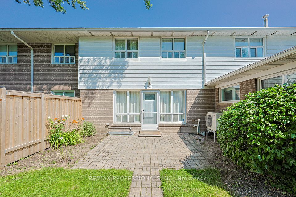 160 Carsbrooke Road 20 — 2-bedroom townhouse for sale in Etobicoke West Mall, Toronto