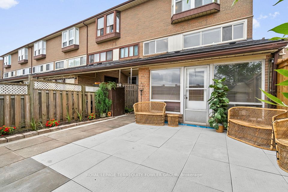 260 John Garland Boulevard 224 — 4-bedroom townhouse for sale in West Humber-Clairville, Toronto