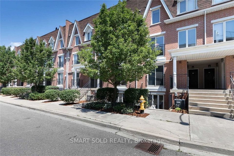 15 Laidlaw Street 608 — 3-bedroom townhouse for sale in South Parkdale, Toronto