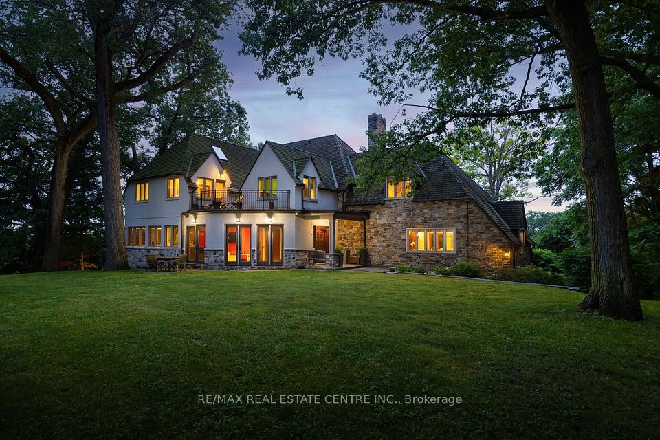 7 Riverside Trail — 6-bedroom luxury 2.5-storey for sale in High Park-Swansea, Toronto