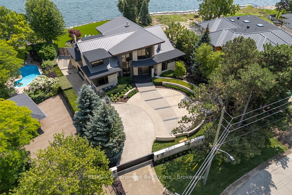 1540 Watersedge Road — 5-bedroom waterfront estate for sale in Clarkson, Mississauga