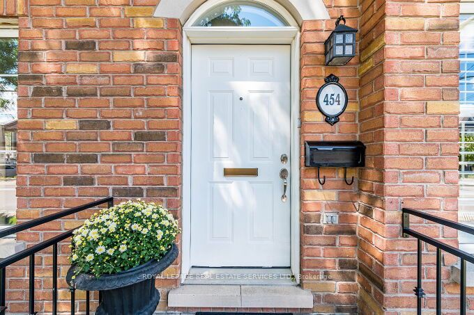454 St Johns Road — 4-bedroom townhouse for sale in Runnymede-Bloor West Village, Toronto