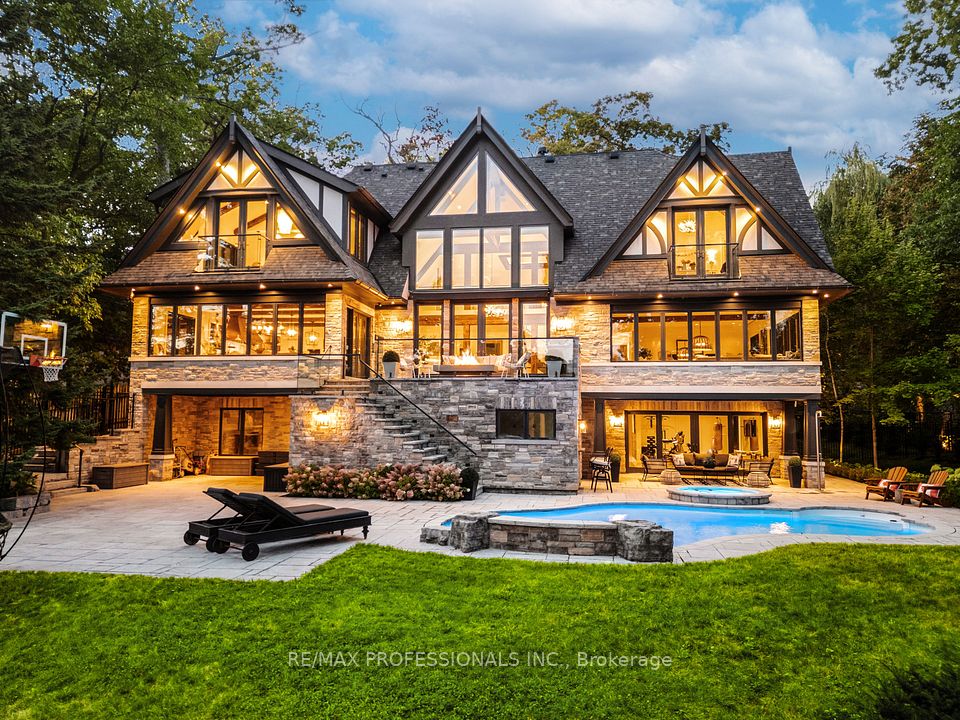 23 Riverside Crescent — 5-bedroom luxury 2-storey for sale in High Park-Swansea, Toronto
