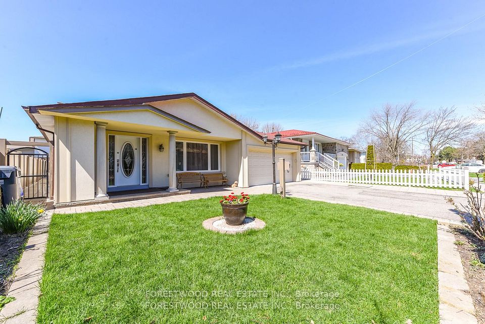571 Silver Creek Boulevard — 4-bedroom freehold for sale in Mississauga Valleys, Mississauga