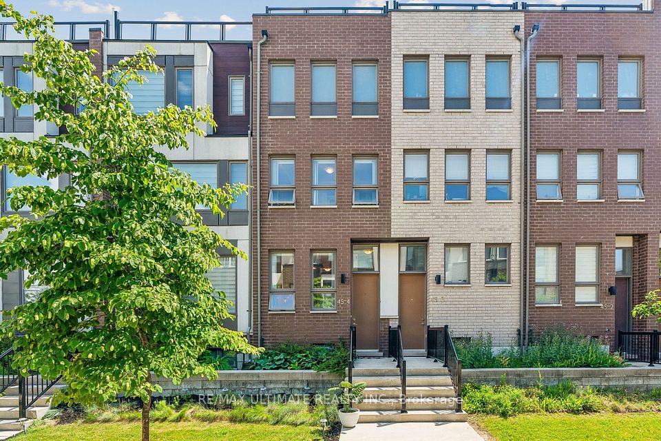 45 Thomas Mulholland Drive 4 — 4-bedroom townhouse for sale in Downsview-Roding-CFB, Toronto