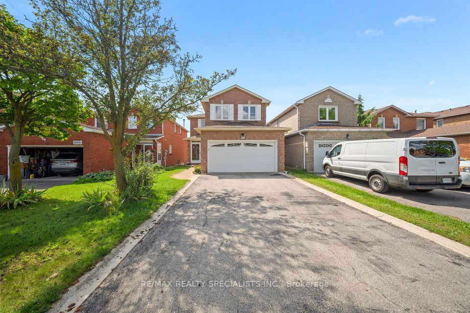 6386 Longspur Road — 5-bedroom freehold for sale in Lisgar, Mississauga