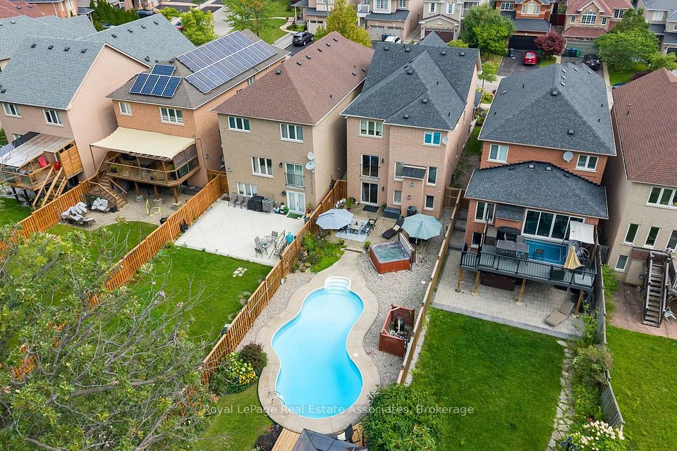 1069 Knotty Pine Grove — 4-bedroom freehold for sale in Meadowvale Village, Mississauga