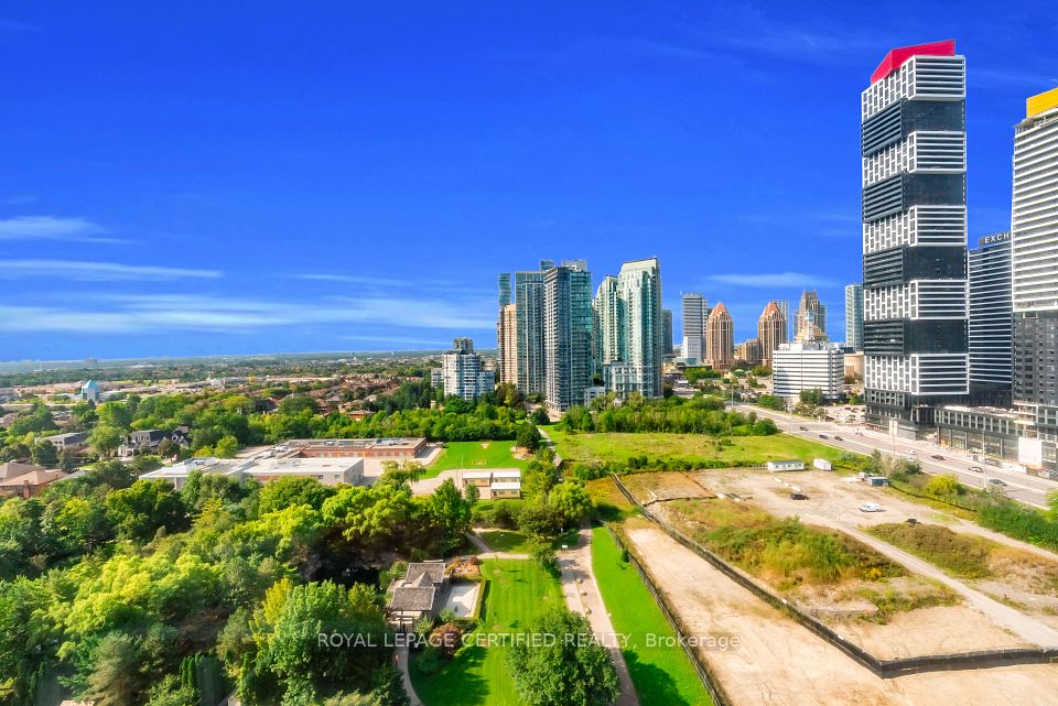 285 Enfield Place 2109 — 3-bedroom condo for sale in City Centre, Mississauga