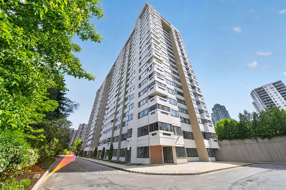 1580 Mississauga Valley Boulevard 901 — 3-bedroom condo for sale in Mississauga Valleys, Mississauga