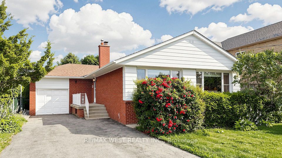 32 Allonsius Drive — 6-bedroom freehold for sale in Eringate-Centennial-West Deane, Toronto