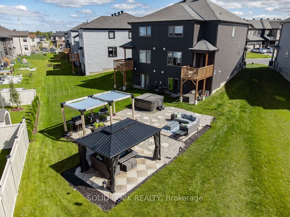 335 Grackle Street — 3-bedroom two-storey for sale in Findlay Creek, Ottawa