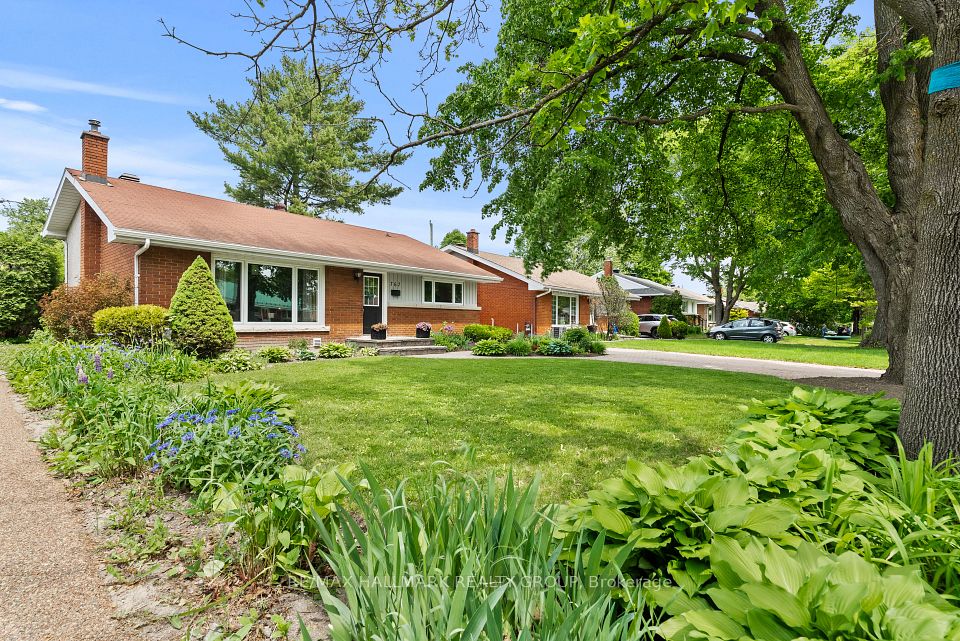 767 Adams Avenue — 3-bedroom backsplit for sale in Elmvale Acres, Ottawa