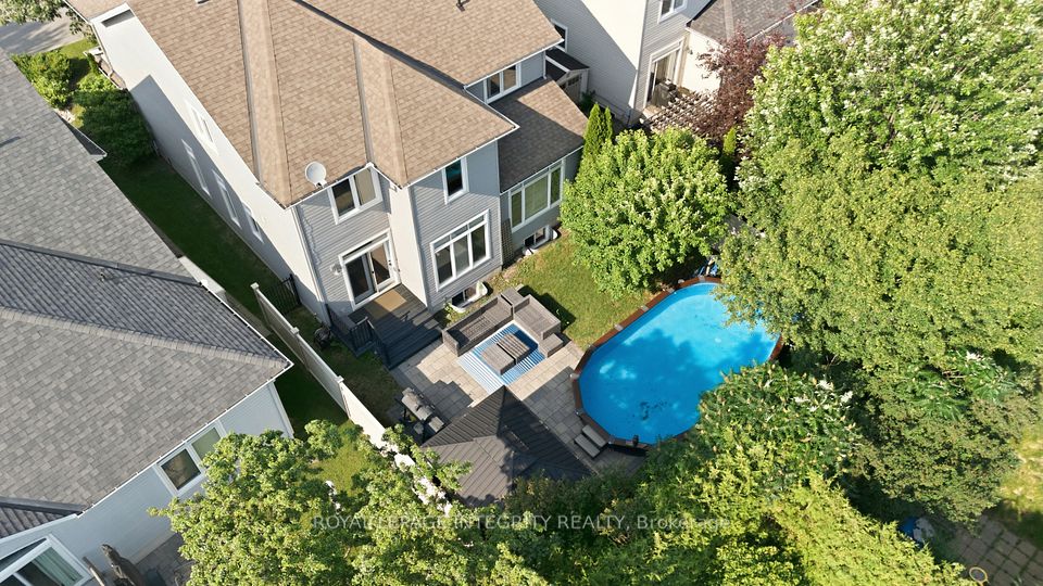 541 Bryce Place — 4-bedroom two-storey with pool for sale in Stittsville North, Ottawa