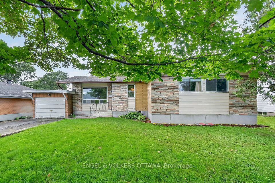 14 Oakview Avenue — 3-bedroom bungalow for sale in Meadowlands, Ottawa