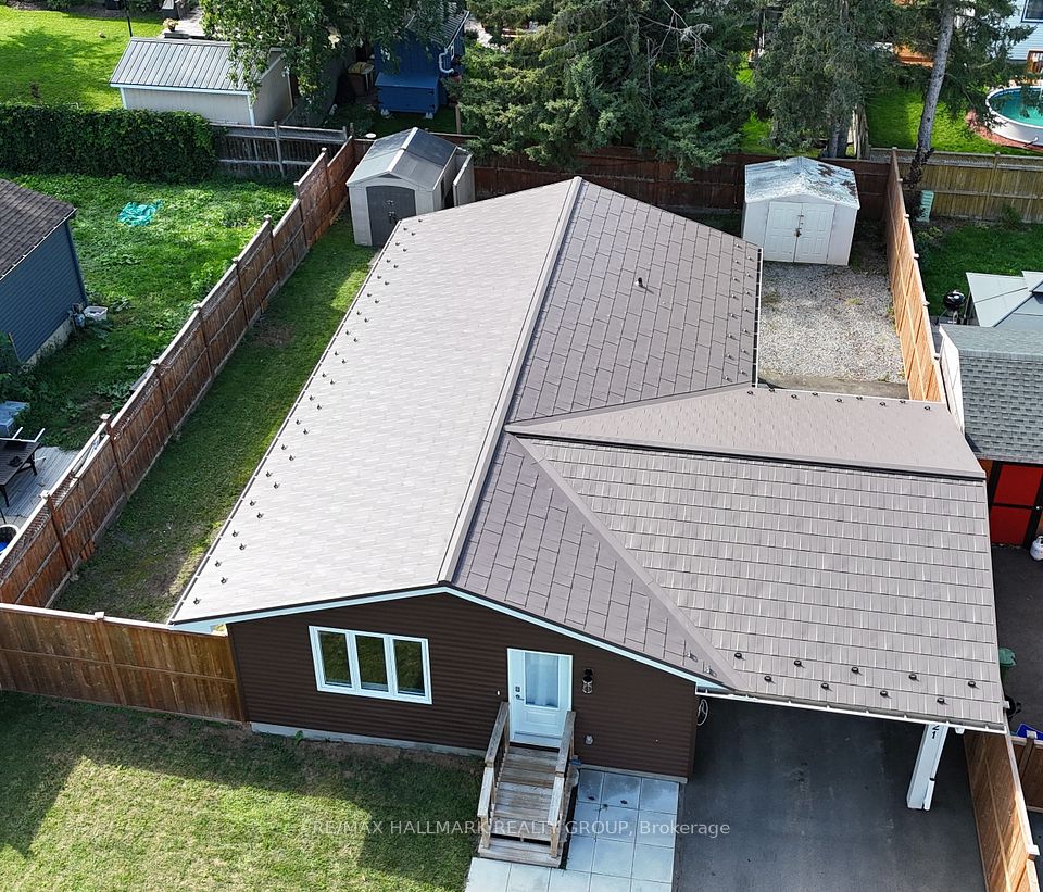 221 Castlefrank Road — 2-bedroom bungalow for sale in Kanata Glencairn, Ottawa