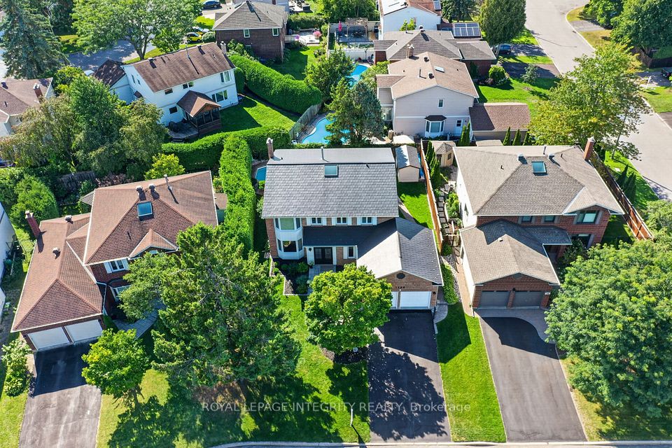 1398 Hayes Street — 5-bedroom two-storey with pool for sale in Orleans Bilberry Creek, Ottawa